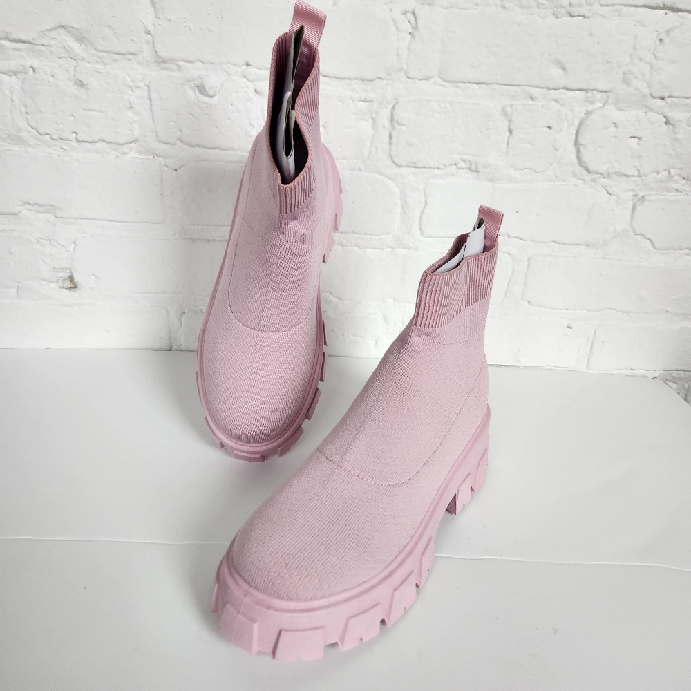 Lug Sole Knit Ankle Booties